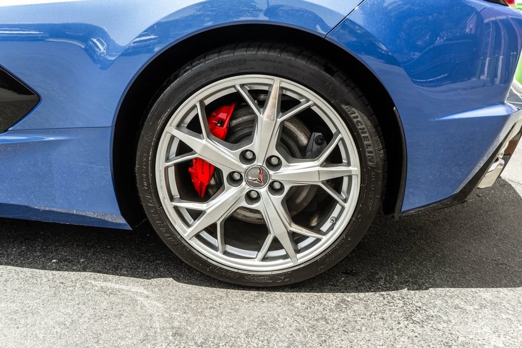 Used 2022 Chevrolet Corvette Stingray Premium Cpe w/ Z51 Performance Package RWD image 28
