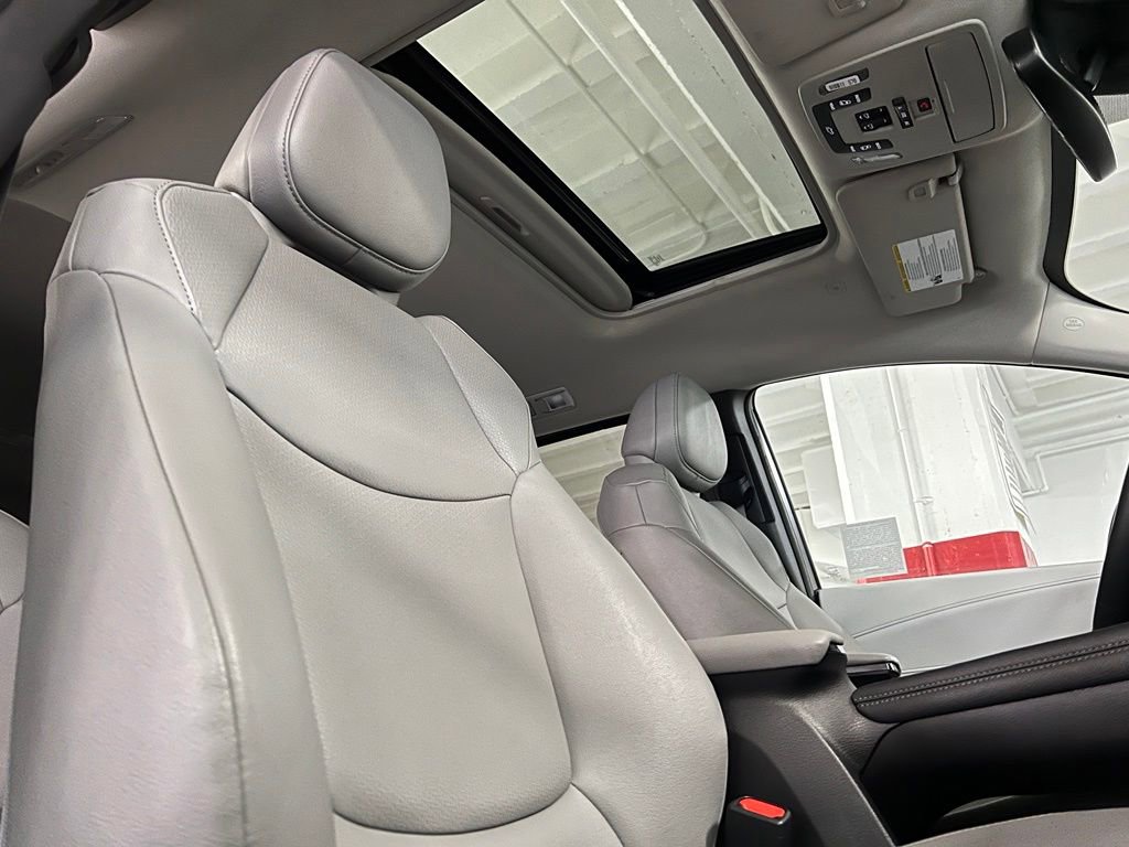 Used 2025 Toyota Sienna XLE w/ XLE Plus Package AWD/4WD image 24