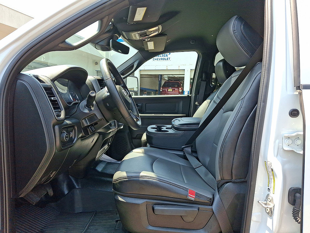 Used 2025 RAM 3500 Tradesman AWD/4WD image 3