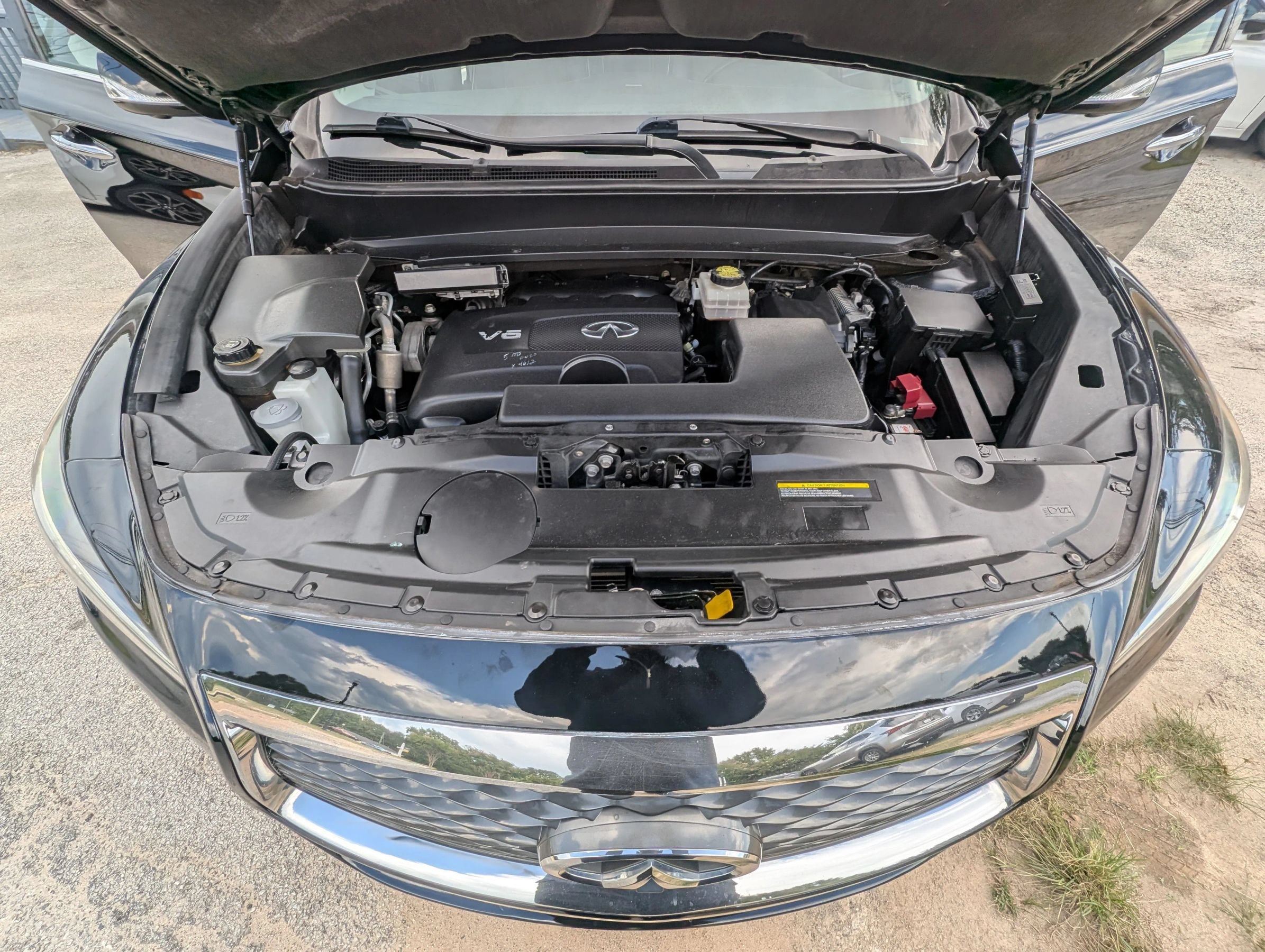 Used 2017 INFINITI QX60 FWD w/ Deluxe Technology Package image 9
