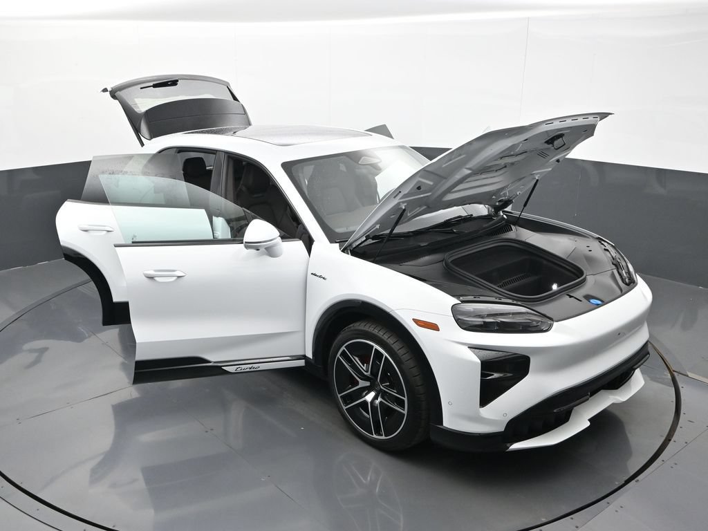 New 2026 Porsche Cayenne Turbo AWD/4WD image 33