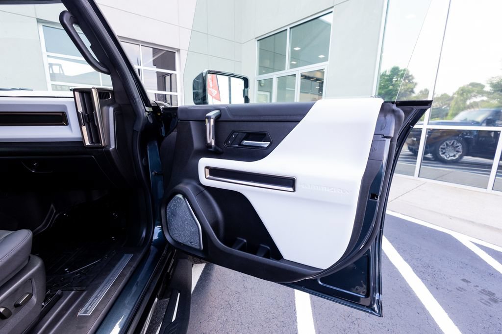 Used 2025 GMC Hummer EV 3X AWD/4WD image 46