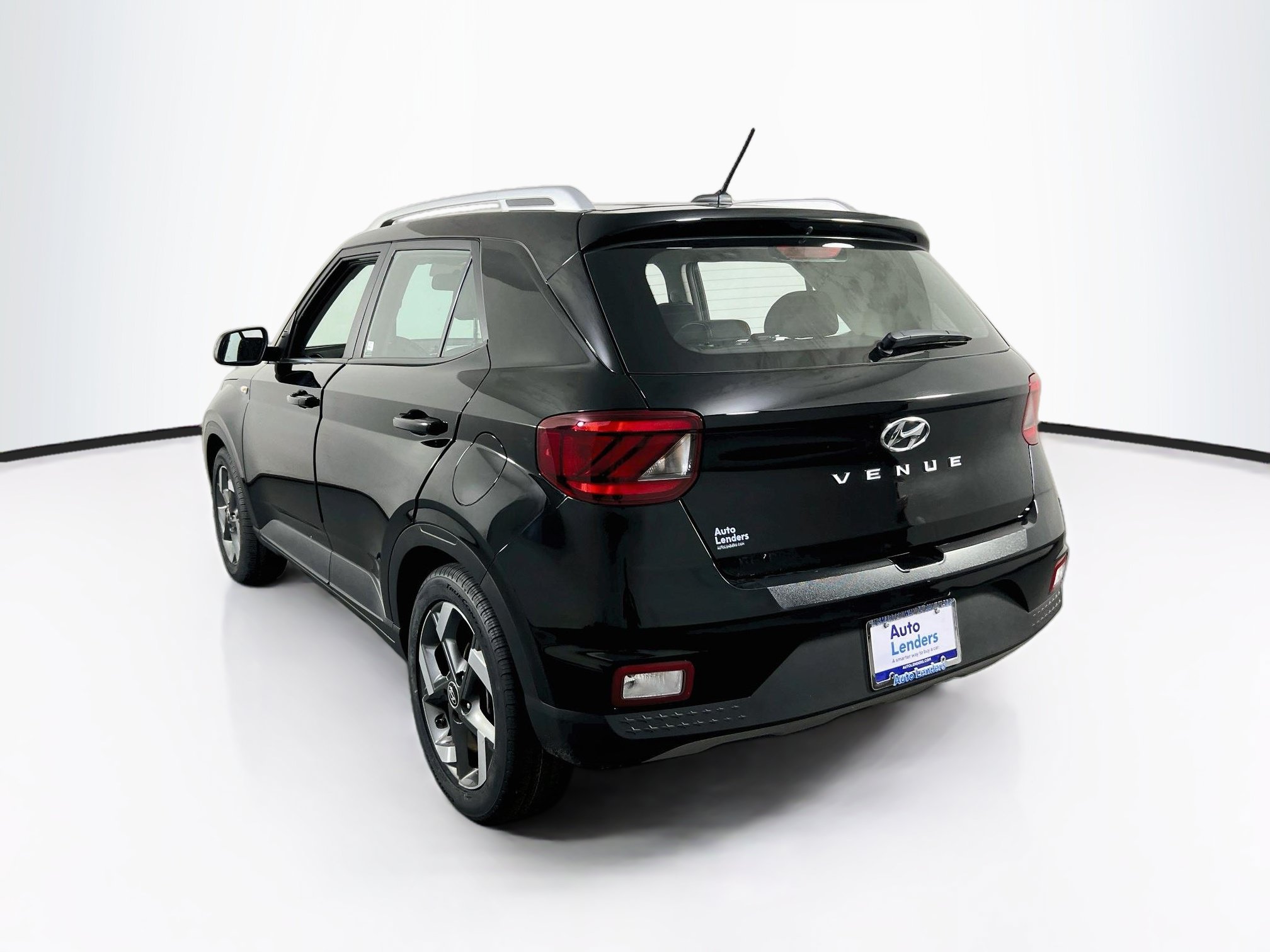 Used 2023 Hyundai Venue SEL w/ Cargo Package FWD image 7