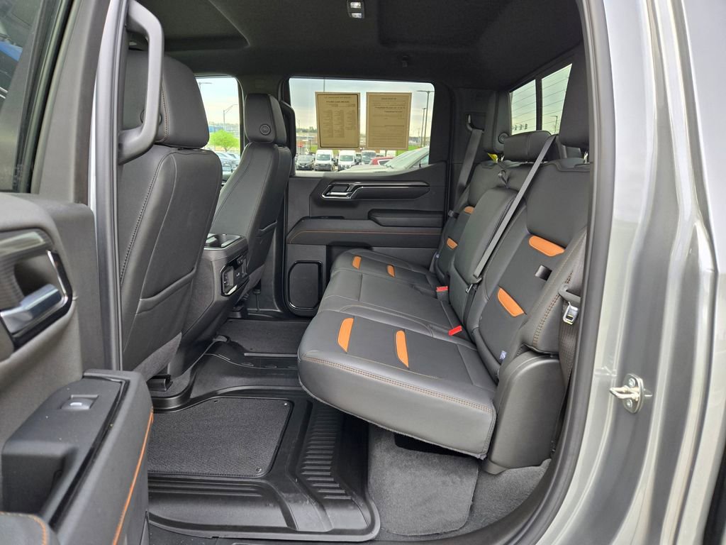 Used 2024 GMC Sierra 1500 AT4 w/ Technology Package AWD/4WD image 28