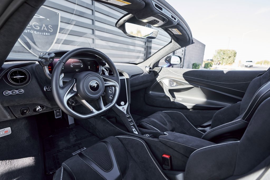 Used 2024 McLaren 750S Spider image 2