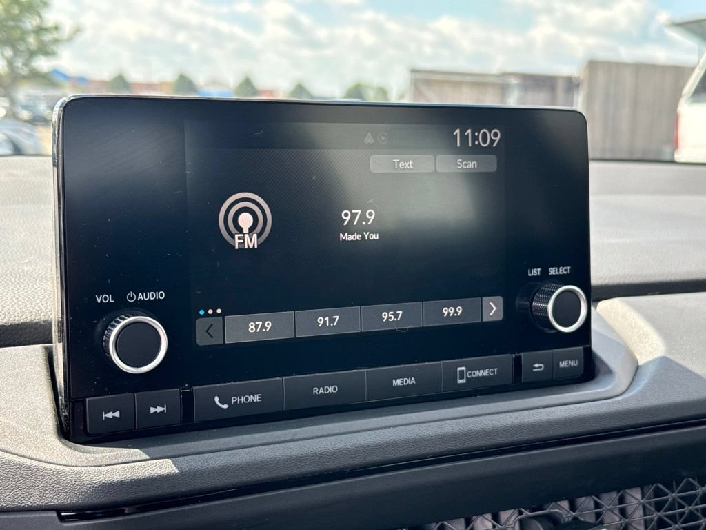 Used 2023 Honda Accord EX image 16