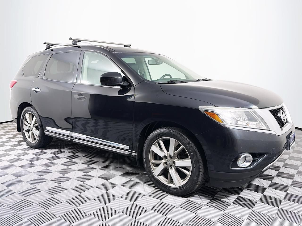 Used 2015 Nissan Pathfinder Platinum w/ Family Entertainment Package AWD/4WD image 27