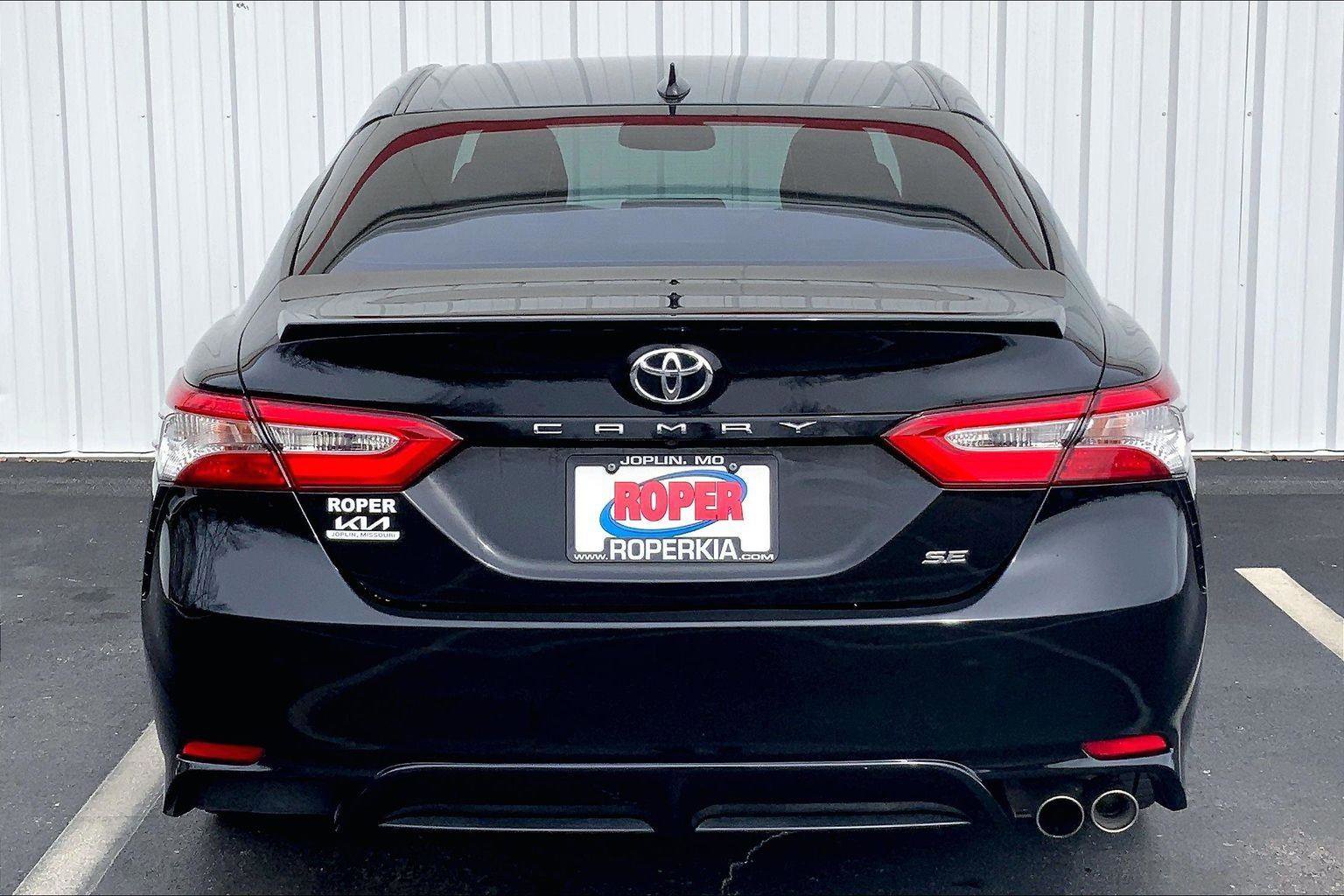 Used 2020 Toyota Camry SE w/ Convenience Package image 4