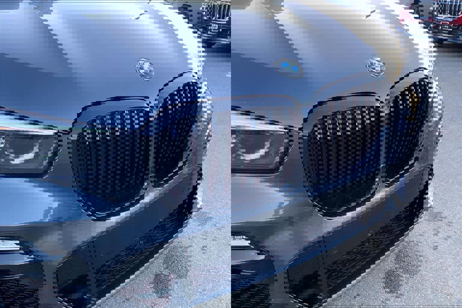 Used 2019 BMW X5 xDrive50i w/ M Sport Package image 32