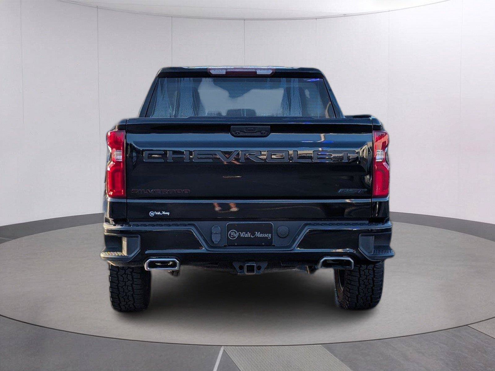 Used 2023 Chevrolet Silverado 1500 RST w/ Redline Edition AWD/4WD image 4