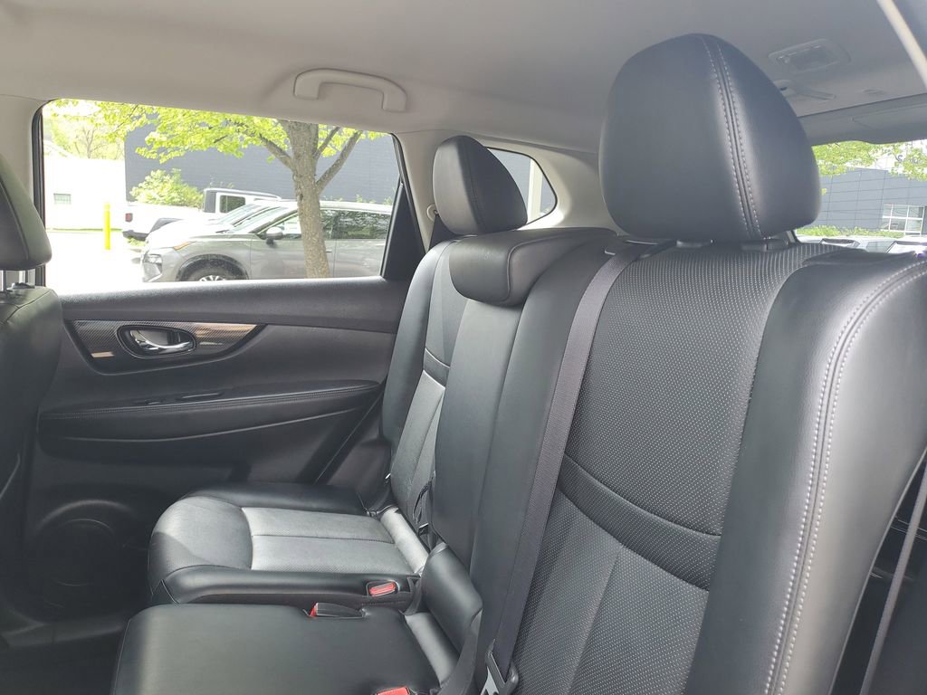 Used 2017 Nissan Rogue SL AWD/4WD image 25
