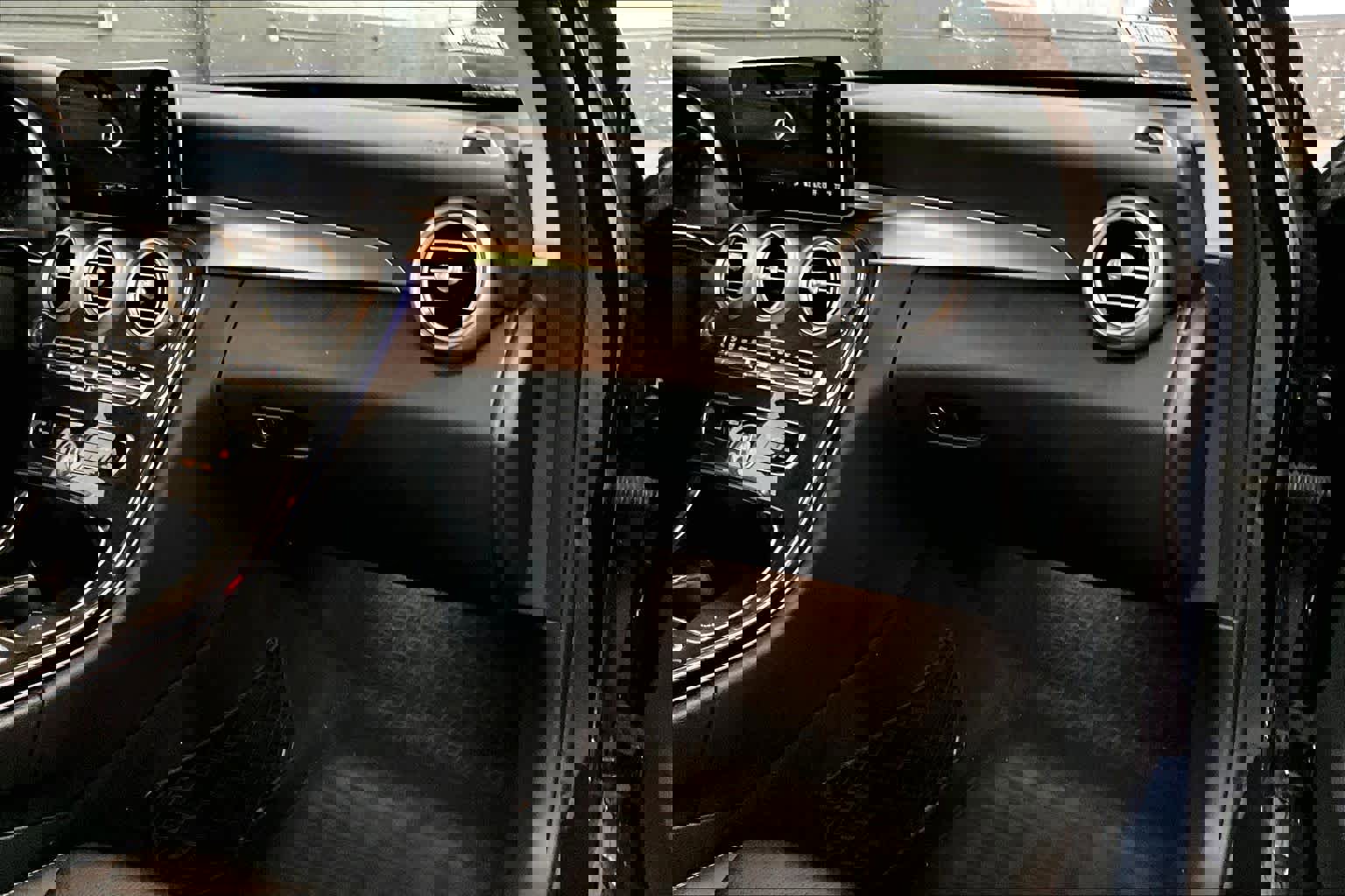 Used 2020 Mercedes-Benz C 300 4MATIC Sedan image 18