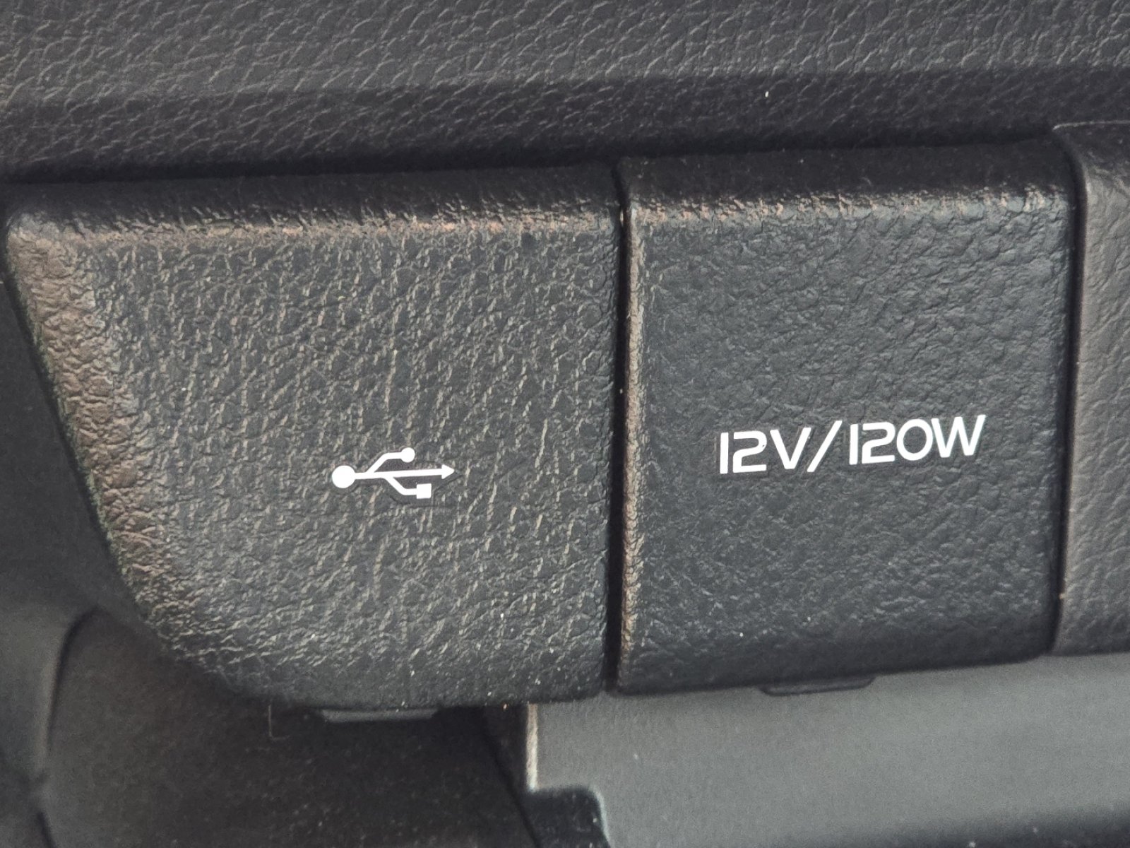 Used 2023 Toyota Camry SE FWD image 6