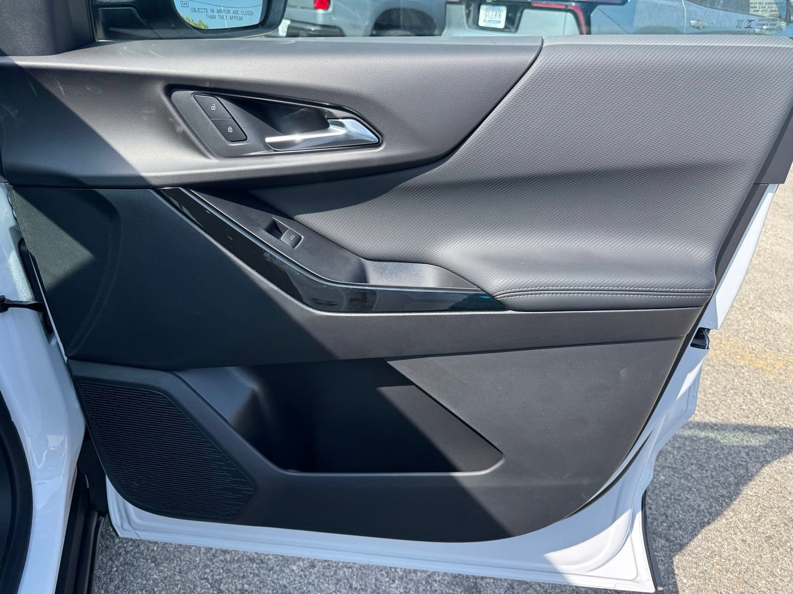 New 2027 Chevrolet Equinox LT FWD image 32