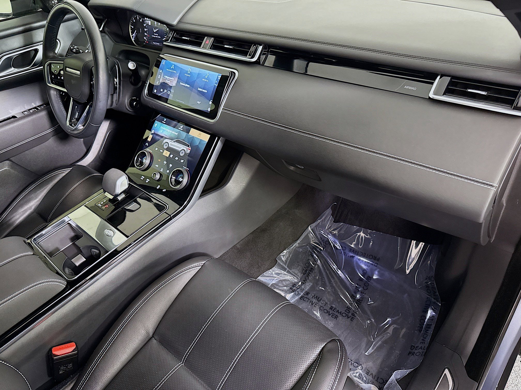 Used 2023 Land Rover Range Rover Velar R-Dynamic S image 30