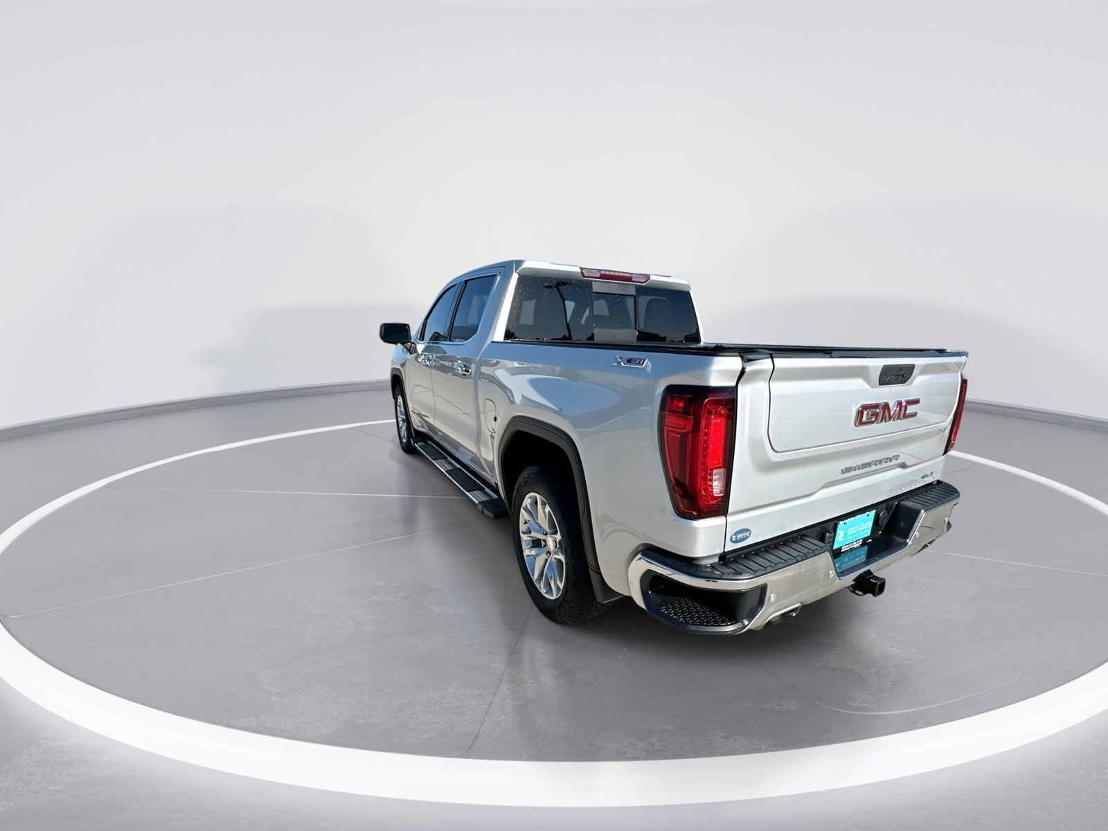 Used 2021 GMC Sierra 1500 SLT w/ SLT Premium Plus Package AWD/4WD image 6