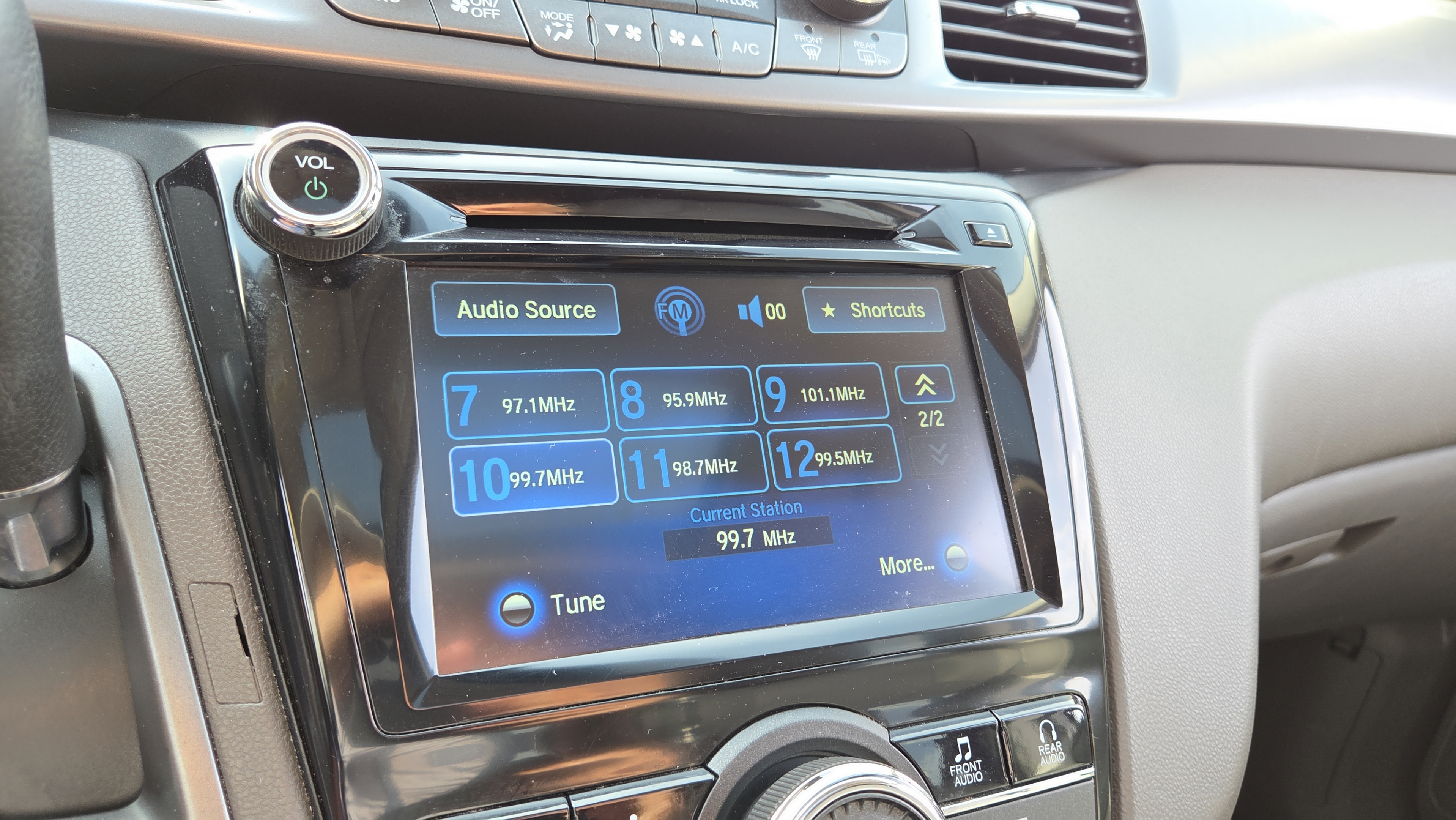 Used 2015 Honda Odyssey EX-L image 29