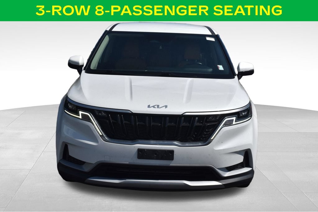 Used 2023 Kia Carnival LX FWD image 3