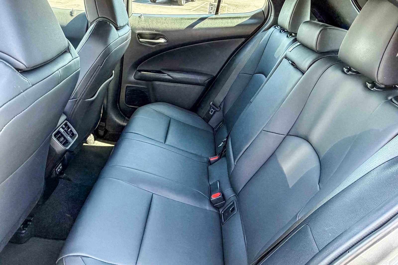 Certified 2022 Lexus UX 250h AWD w/ Accessory Package (Z1) image 18