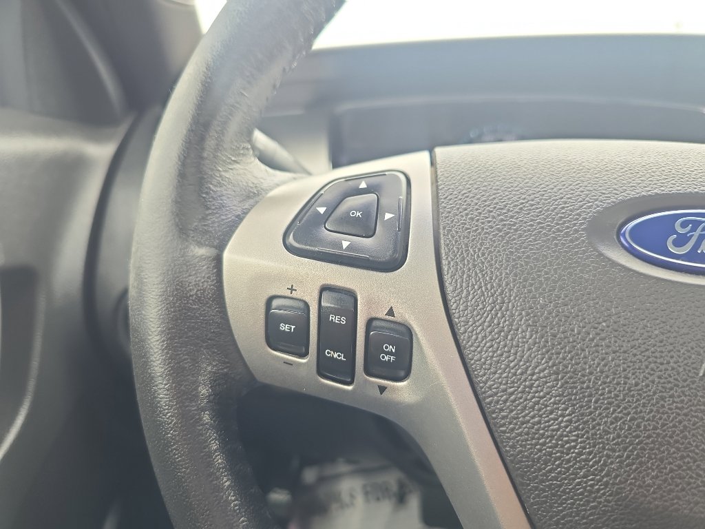 Used 2013 Ford Taurus SEL FWD image 17