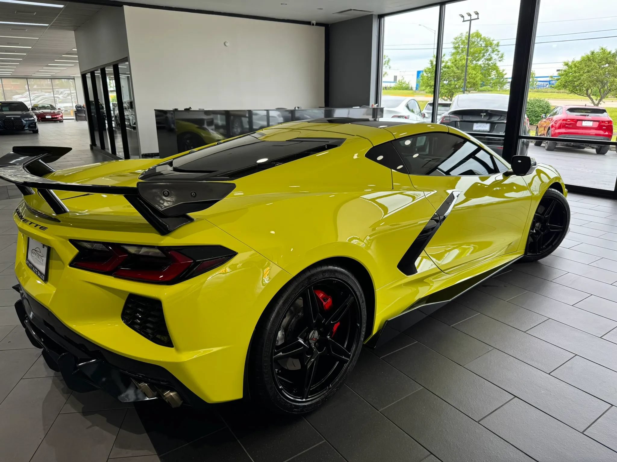 Used 2023 Chevrolet Corvette Stingray Coupe w/ Z51 Performance Package RWD image 17