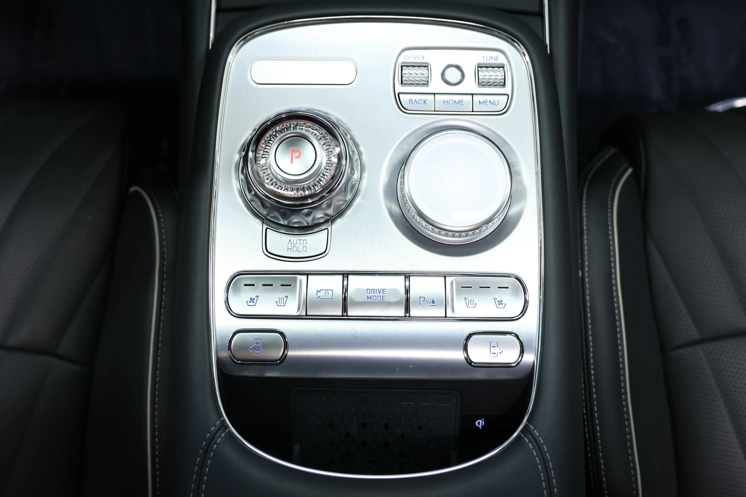 Used 2024 Genesis G90 3.5T AWD/4WD image 47