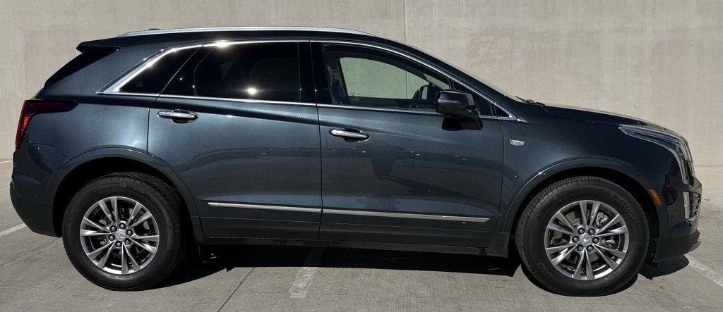 Used 2021 Cadillac XT5 Premium Luxury image 3