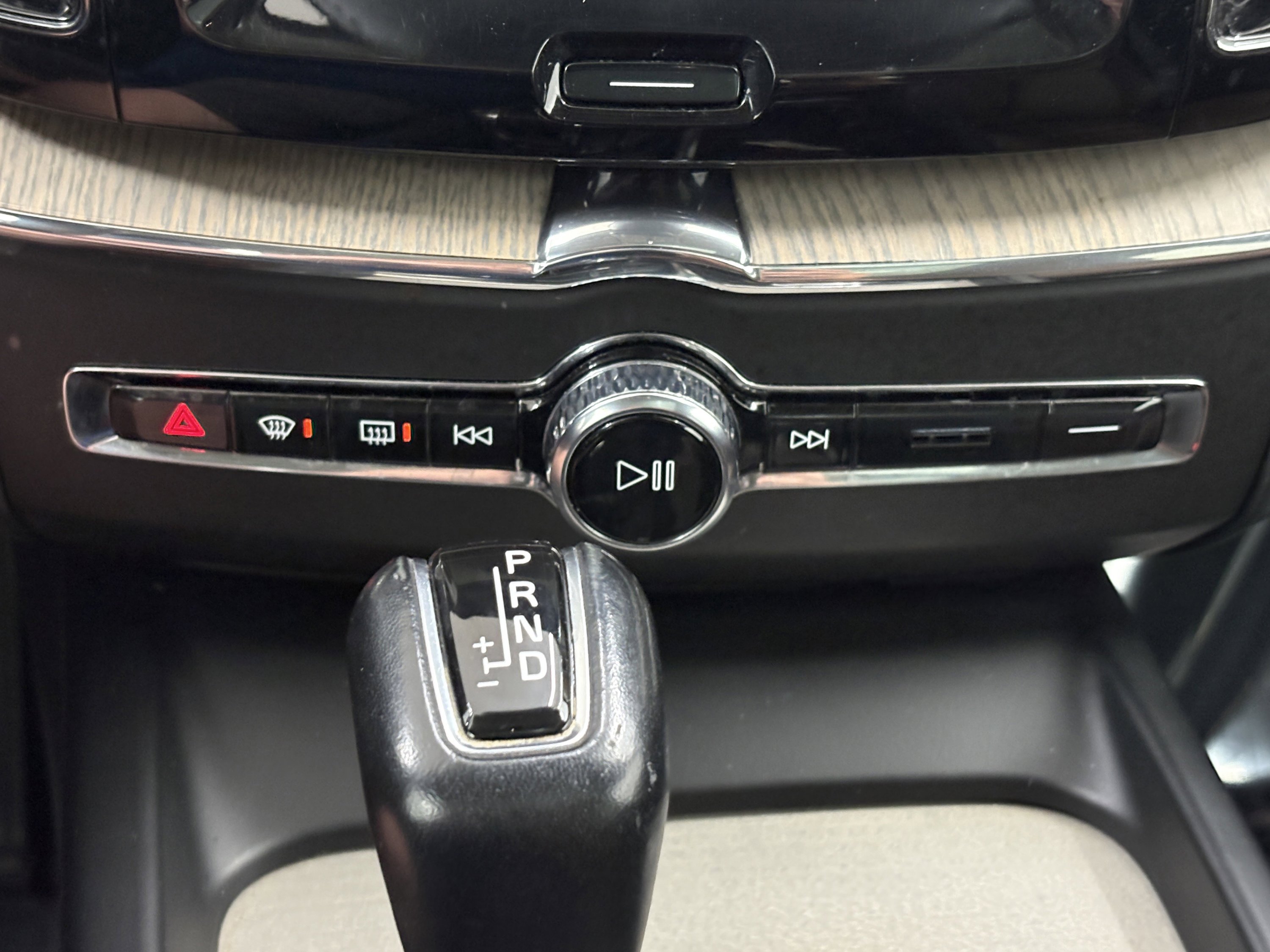 Used 2019 Volvo XC60 T6 Inscription image 16