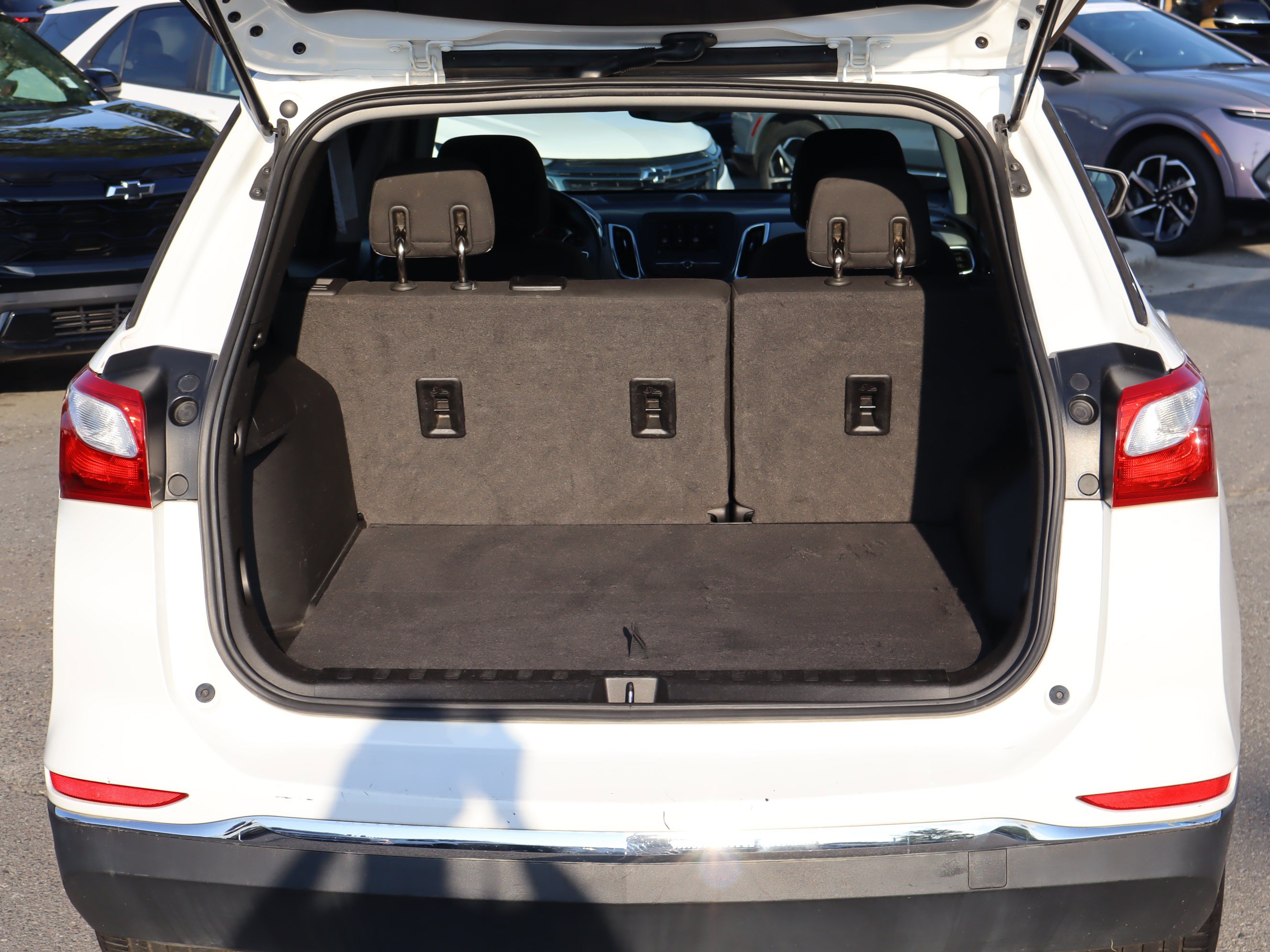 Used 2020 Chevrolet Equinox LT FWD image 32