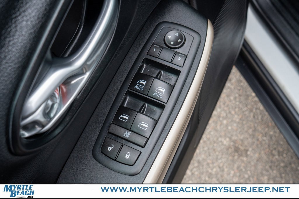 Used 2017 Jeep Cherokee Latitude w/ True North Edition image 16