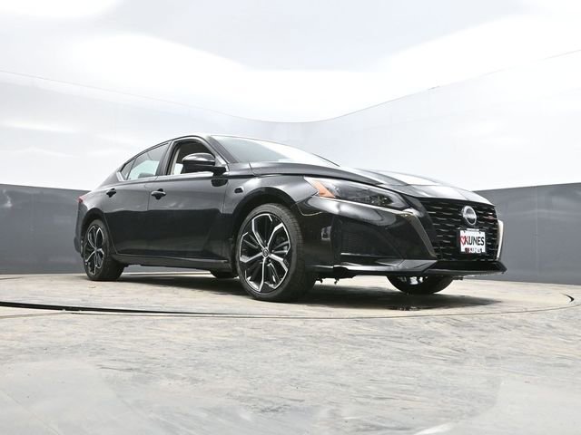 Used 2025 Nissan Altima 2.5 SR image 42