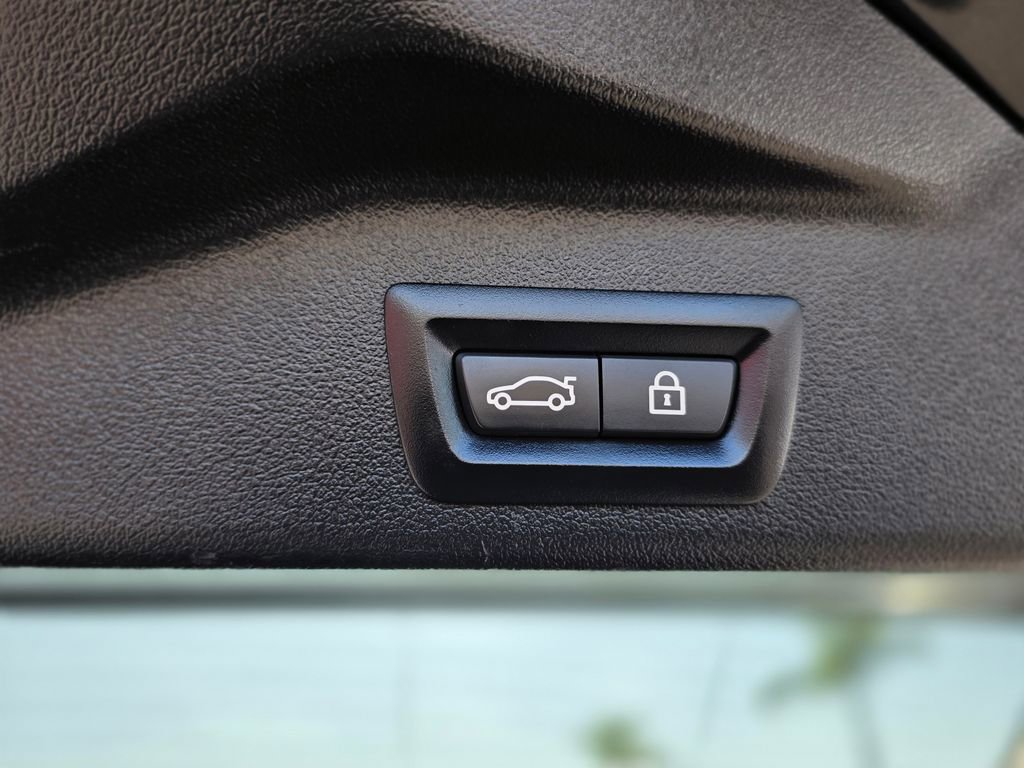 Used 2021 BMW X5 sDrive40i w/ Convenience Package RWD image 13