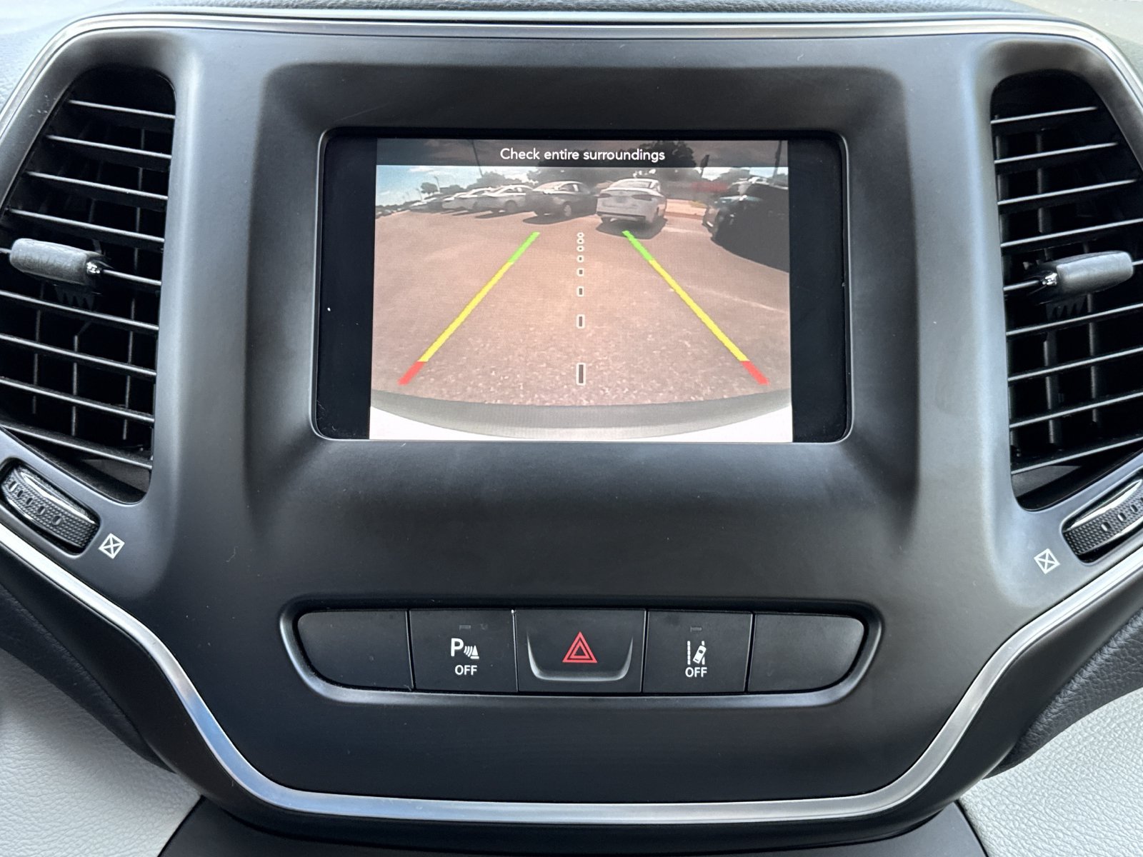 Used 2021 Jeep Cherokee Latitude Plus FWD image 23