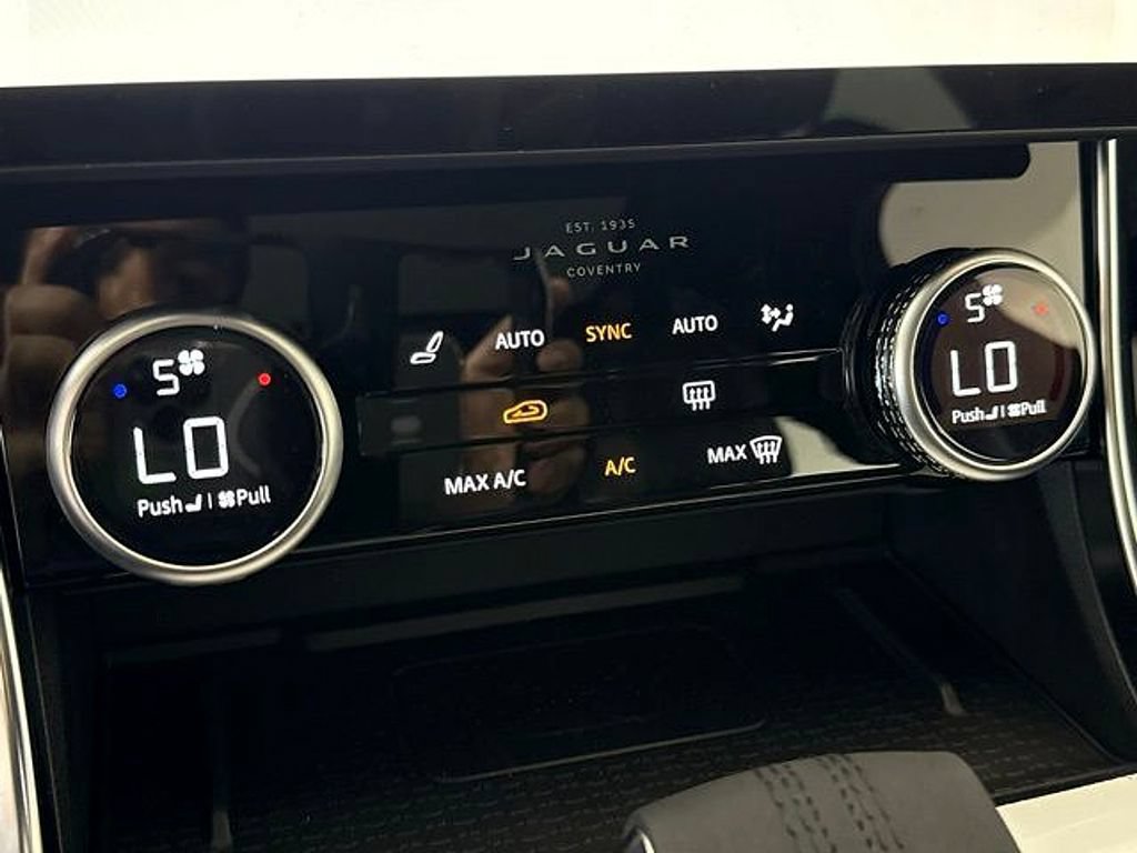 New 2024 Jaguar XF R-Dynamic SE AWD/4WD image 34
