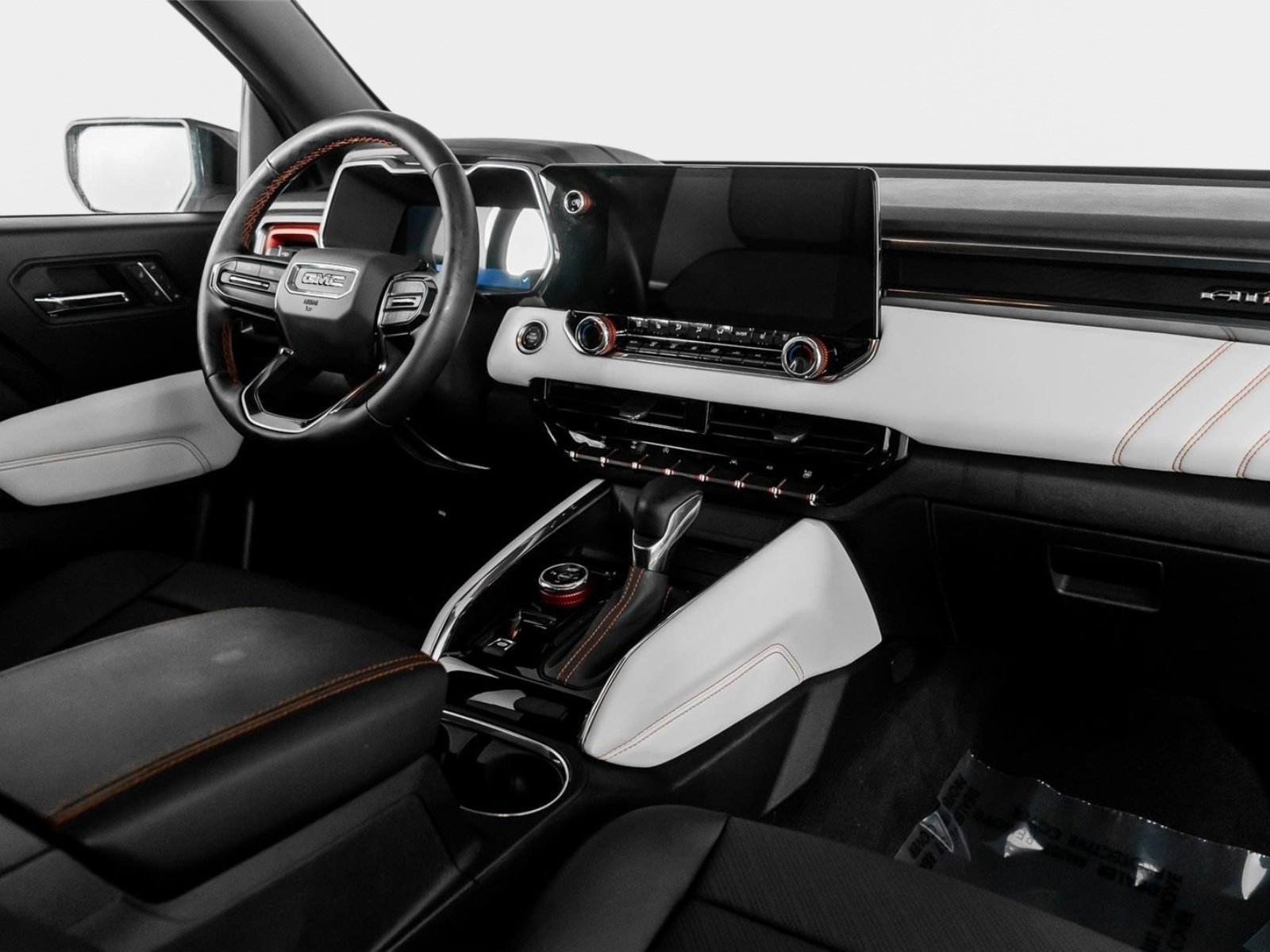 Used 2025 GMC Canyon AT4 w/ AT4X Package image 95