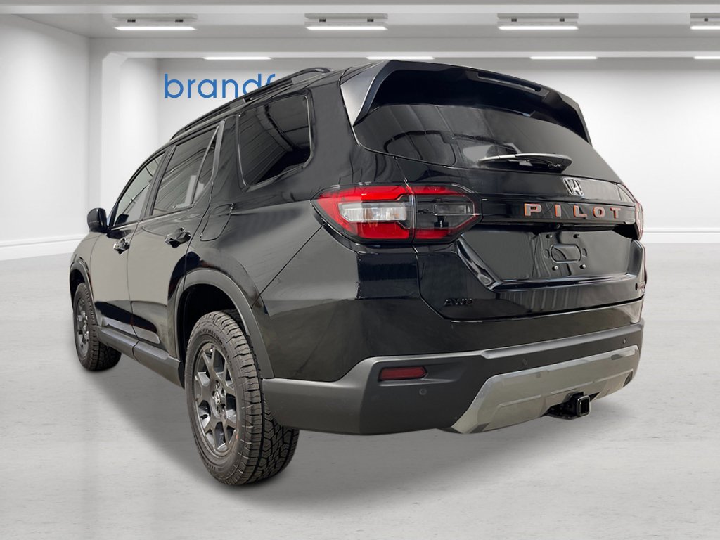 New 2026 Honda Pilot TrailSport image 3