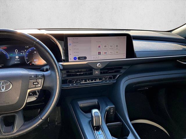 Used 2023 Toyota Crown XLE image 8
