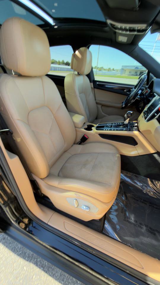 Used 2017 Porsche Macan AWD/4WD image 47