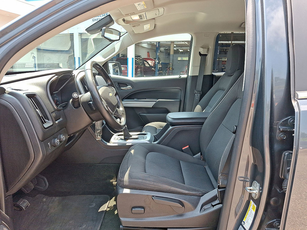 Certified 2017 Chevrolet Colorado LT w/ LT Convenience Package AWD/4WD image 11
