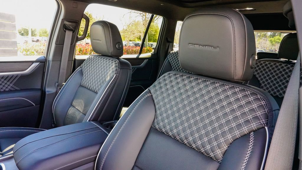 New 2026 GMC Acadia Denali w/ Super Cruise Package image 14