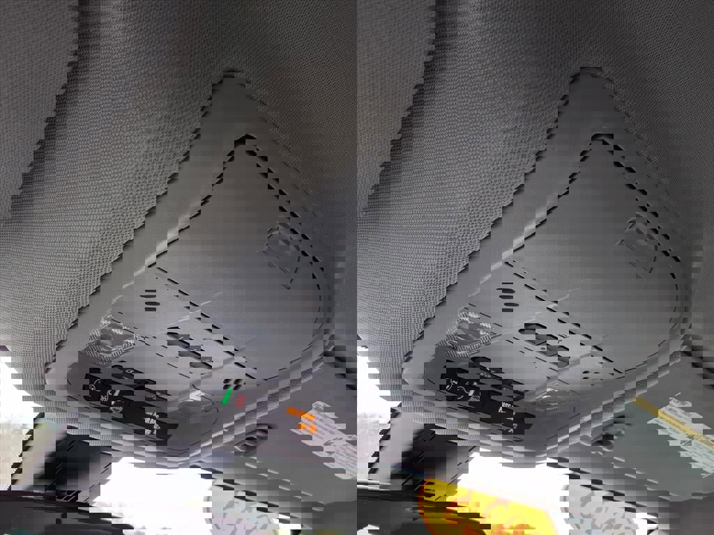 Used 2023 GMC Acadia SLT w/ Technology Package image 23