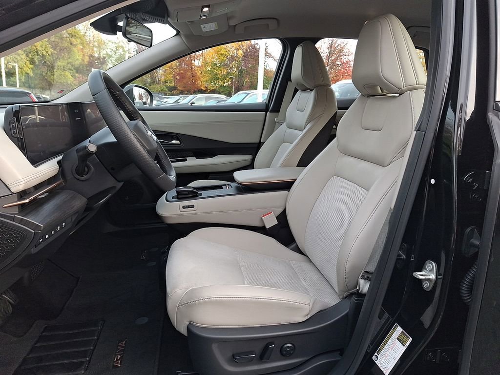 Used 2024 Nissan Ariya AWD image 11