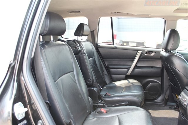 Used 2013 Toyota Highlander SE image 35