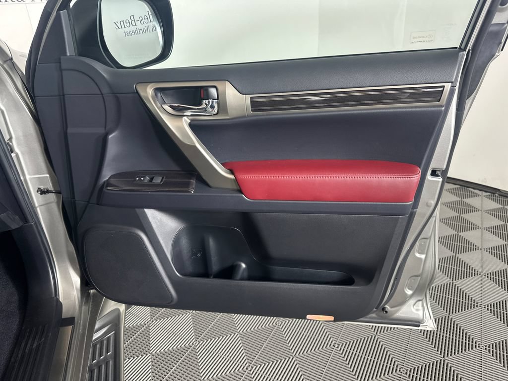 Used 2021 Lexus GX 460 Luxury w/ Accessory Package AWD/4WD image 14