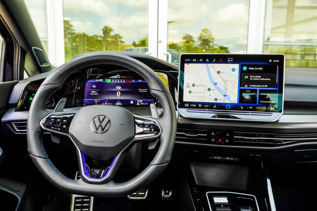 Used 2025 Volkswagen Golf R Black Edition image 15