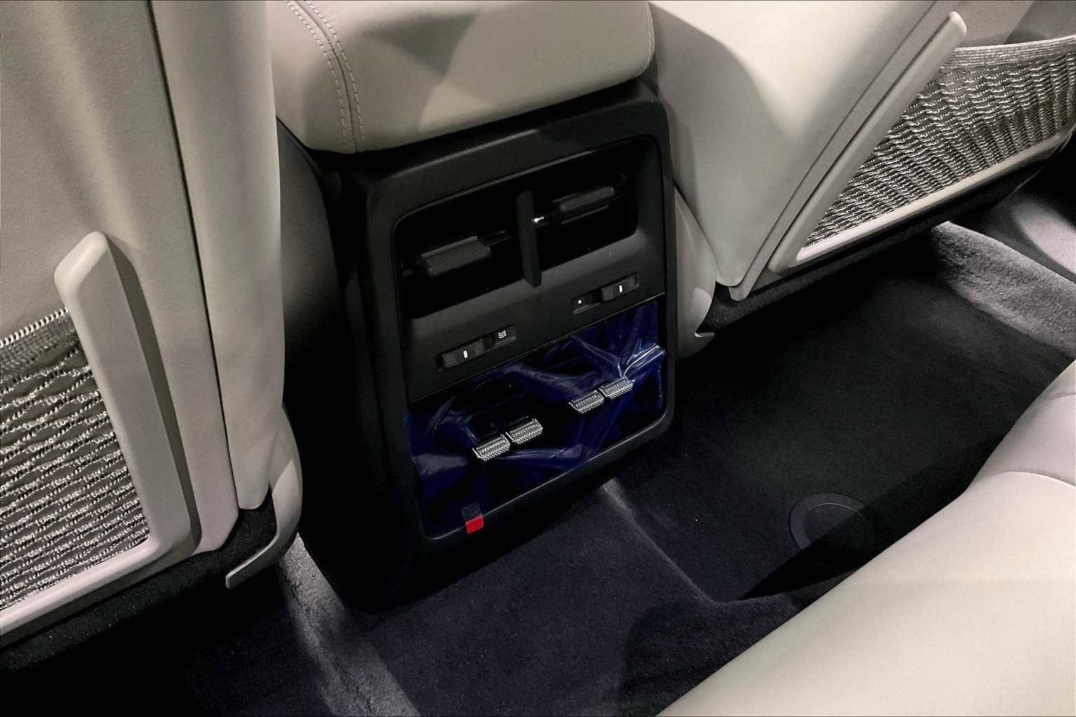 Used 2025 Porsche Macan Electric image 26