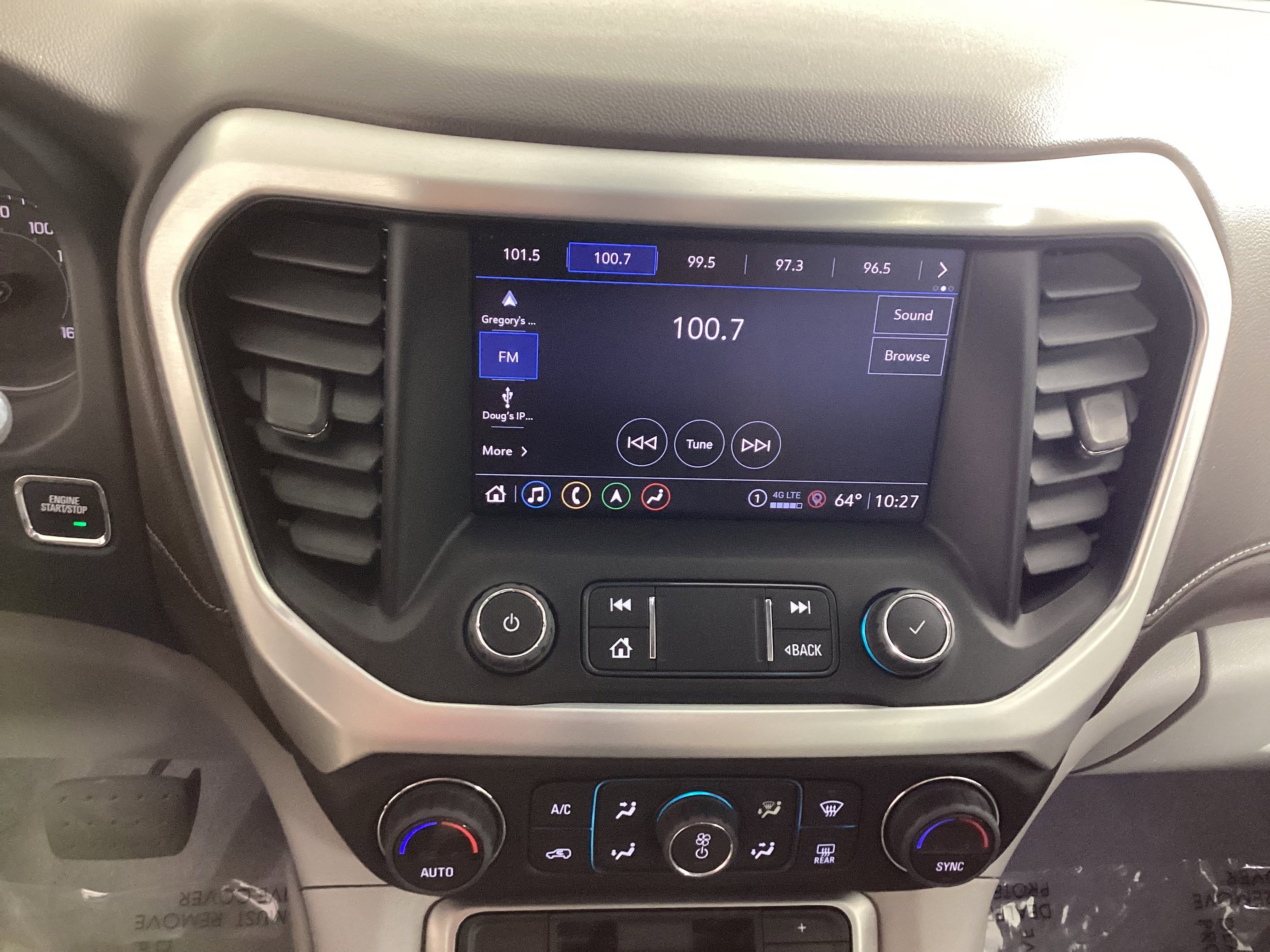 Used 2023 GMC Acadia SLT image 18