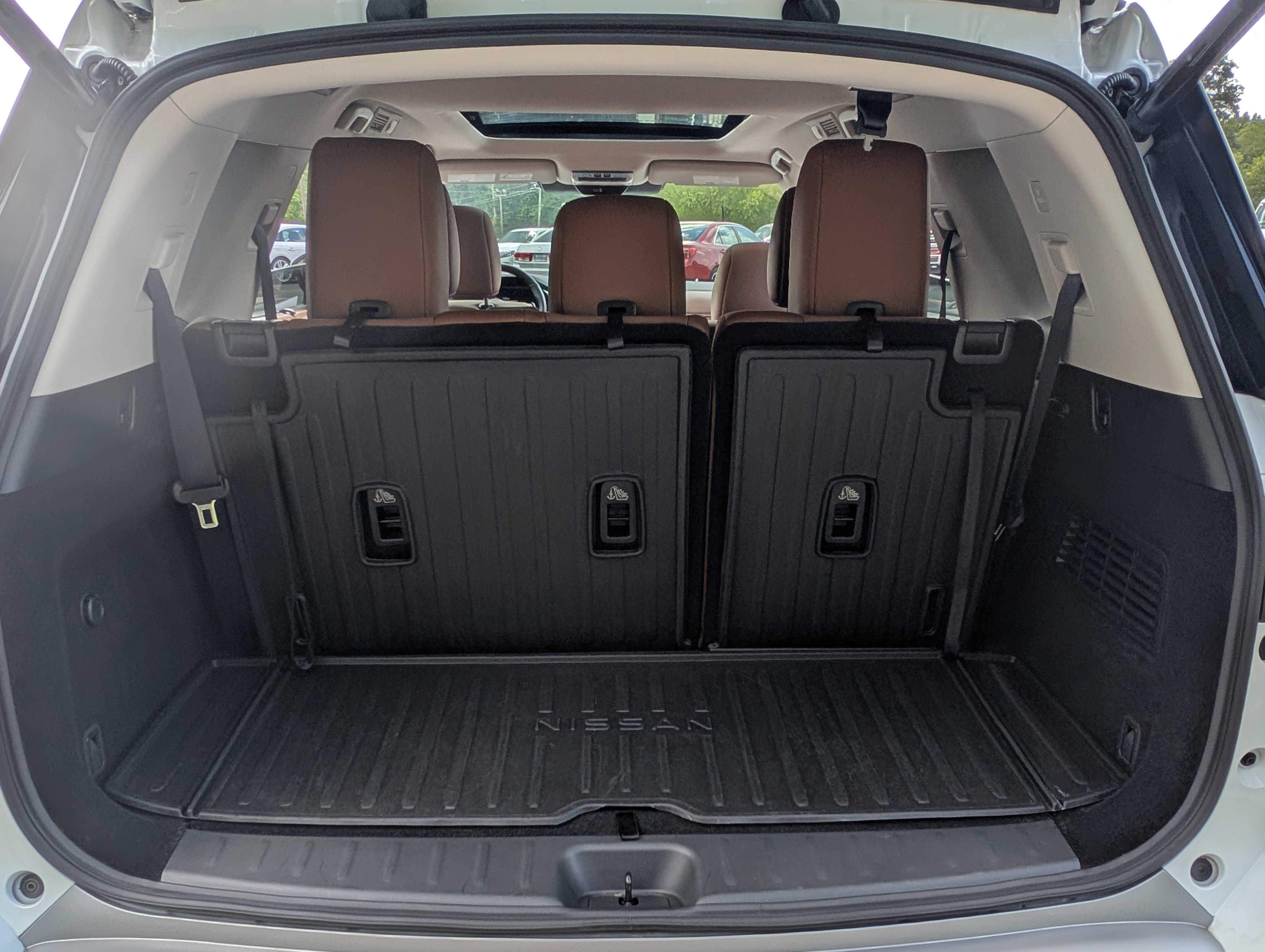 Used 2025 Nissan Pathfinder Platinum w/ Cargo Package FWD image 19
