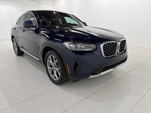 Used 2023 BMW X4 xDrive30i w/ Parking Assistance Package AWD/4WD image 7