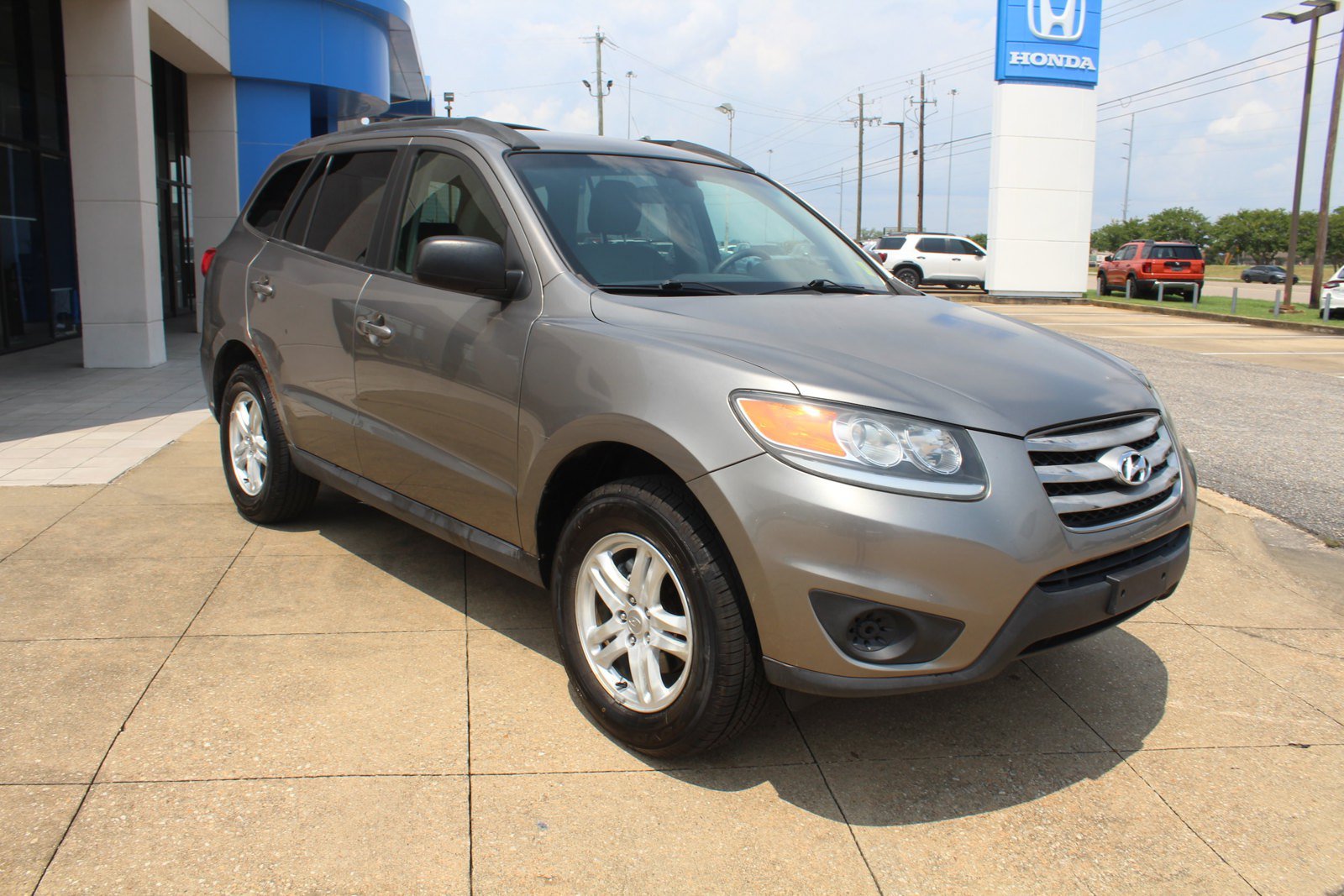 Used 2012 Hyundai Santa Fe GLS AWD/4WD image 1